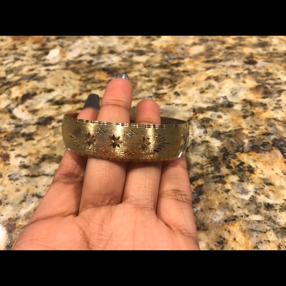 Gold plated slip on bracelet ✨